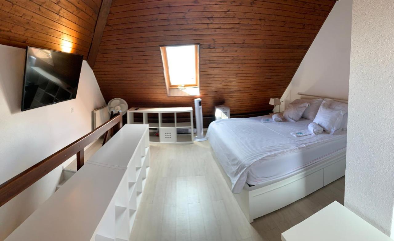 Luxury Duplex Vue Chateau Neuchatel Luaran gambar
