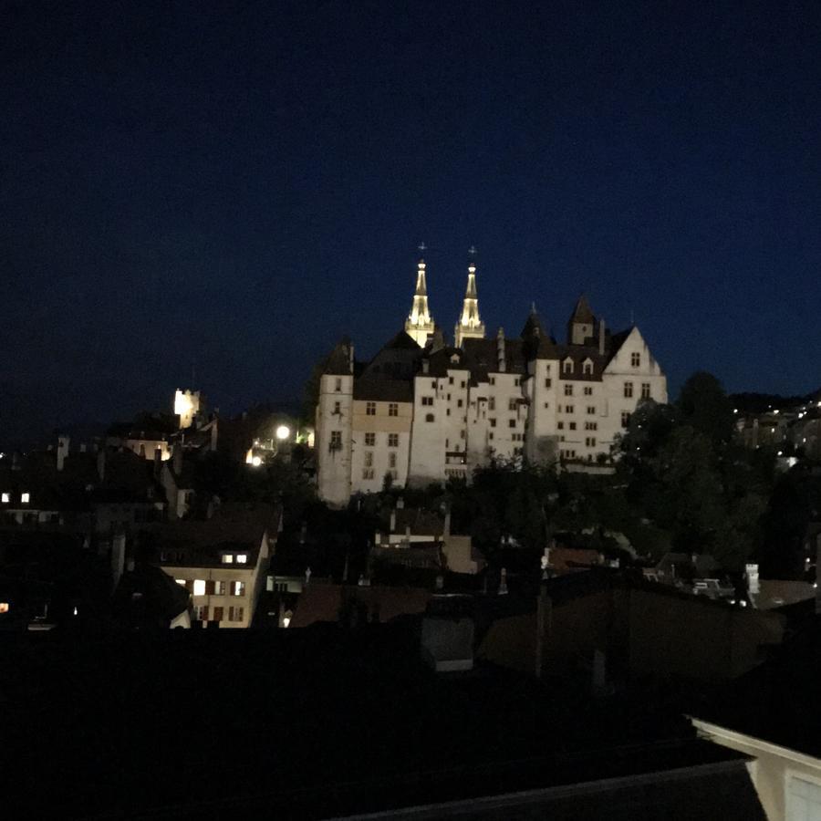Luxury Duplex Vue Chateau Neuchatel Luaran gambar